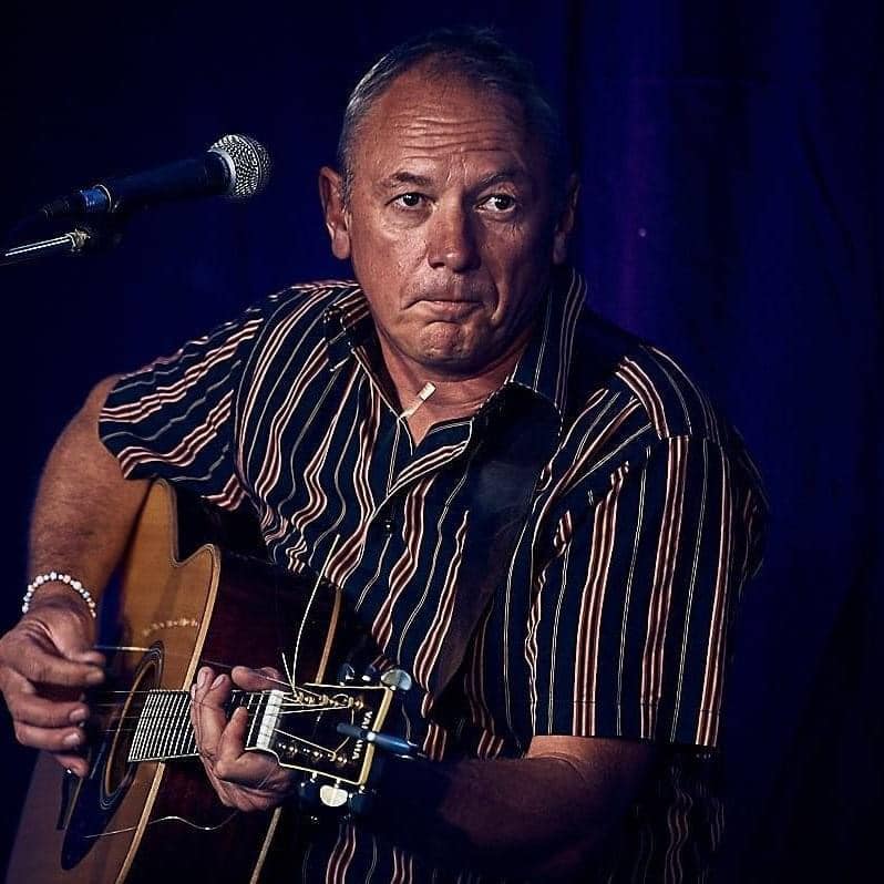Dominic Earl